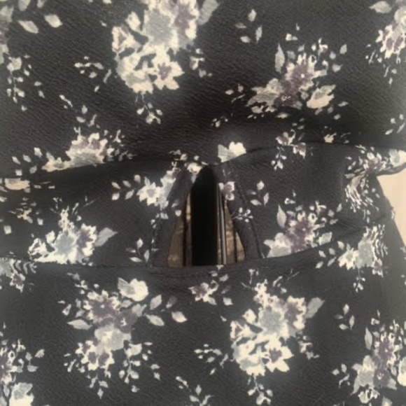 TRENDYLAND Peek-a-Boo Mini Dress - Size L - Picture 3 of 7